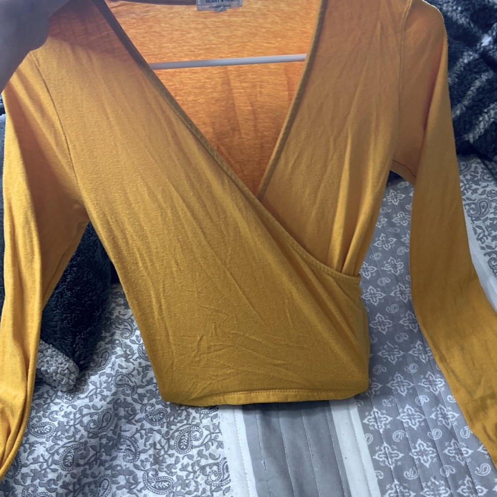 Heart & Hips Mustard Yellow Long Sleeve CropTop SMALL